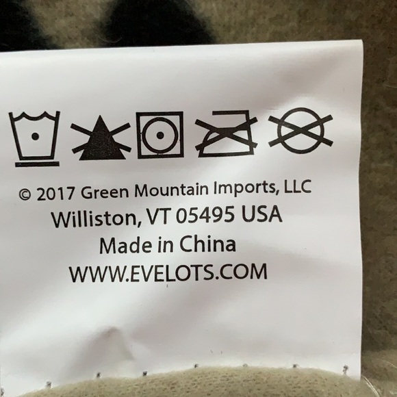 ONE Dog blanket big and soft - buy 2 for $16 and pay only one shipping! - Picture 4 of 4